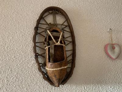 Paire de Raquettes neige en bois   sabot bois   d�co chalet vintage