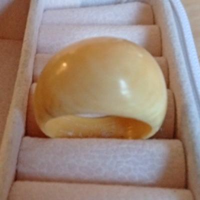 Bague vintage large effet ivoire style ann�es 70 r�tro chic