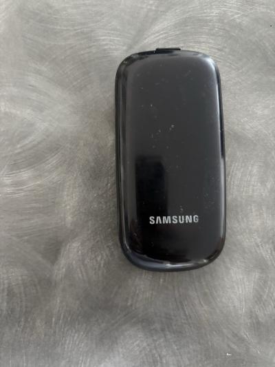 T�l�phone portable Samsung GT E 1270