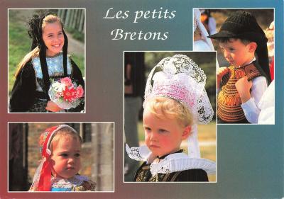 29 BRETAGNE JEUNES ENFANTS EN COSTUME