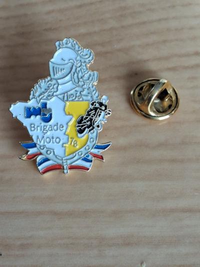 Pin's. GENDARMERIE BRIGADE MOTO. 78  Militaire. P45