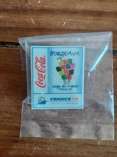 Pin's bordeaux wc France98