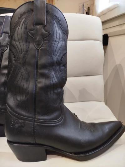 santiags femme, GO WEST, noires, pointure 38, tr�s bon �tat comme neuf, pied fin