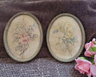 lot 2 Anciens Cadres Ovales Laiton int�rieur fleurs sur soie D�coration Shabby