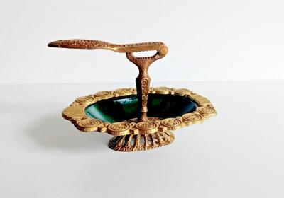 CASSE NOIX, NOISETTES ET AMENDES  EN LAITON   D�CORATION CUISINE VINTAGE
