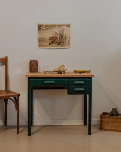Edouard, le bureau enfant en bois vert sapin N�665