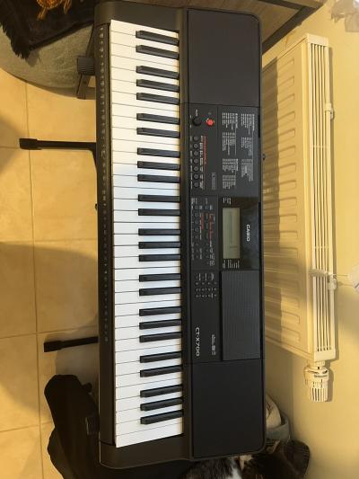 Piano num�rique arrangeur portable noir Casio CT X700