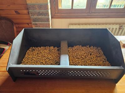 Bac � pellets pour insert et chemin�es 49x25x17cm