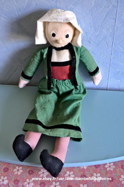 Ancienne Poup�e Becassine en Tissu rembourr� 65 cm, avec d�fauts lire annonce