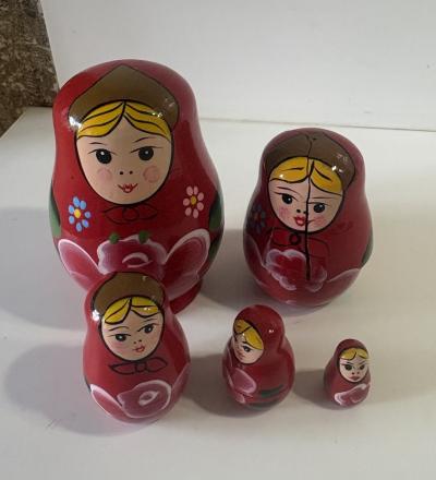 5 Poup�es Russes Gigognes Matriochka en Bois Peint D�co Collection