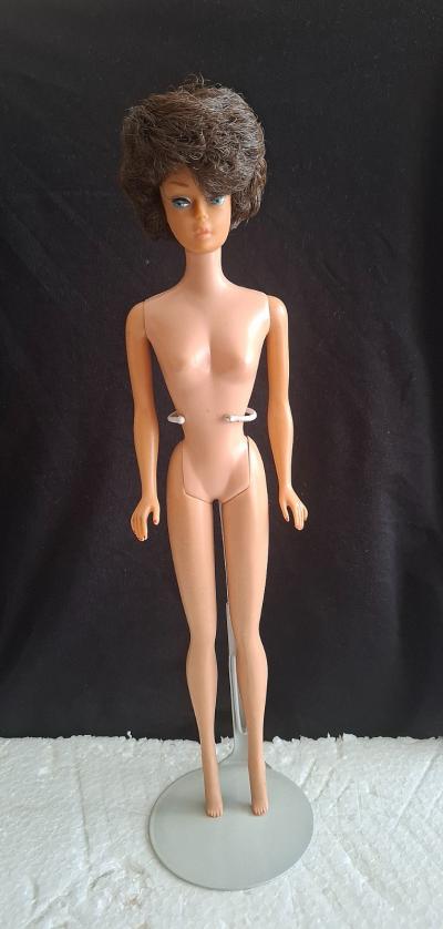 Poup�e mannequin Barbie de collection vintage Buble cut brunette nue