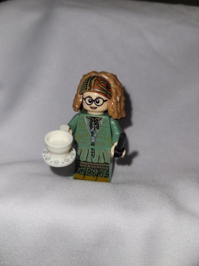 Lego Minifigure Harry Potter Series 1   Professor Trelawney colhp11