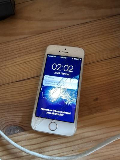 T�l�phone Portable iPhone 5s  A1457 couleur Argent pour piece