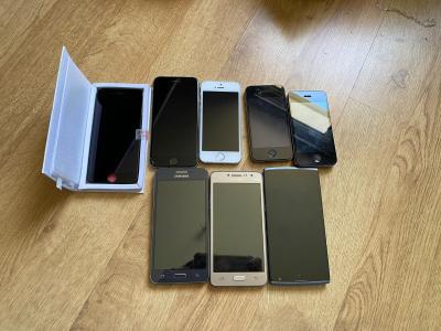 Lot de 7 t�l�phones portables et Iphone, iphone 4   5   6 et samsung, pour pi�ce