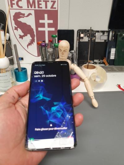 Samsung Galaxy S9  64GO version U Vitre Avant Arri�re Cass�e