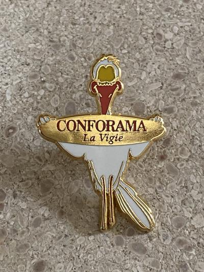 Pin s Conforama La Vigie Yeux Jaunes