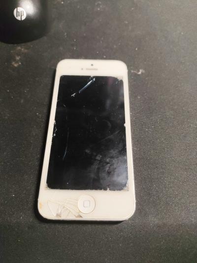 Apple iPhone 5   64 Go   Blanc-Argent� (D�simlock�)
