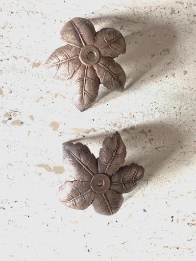 2 bob�ches anciennes bronze laiton bougeoir art nouveau d�cor p�tales feuilles