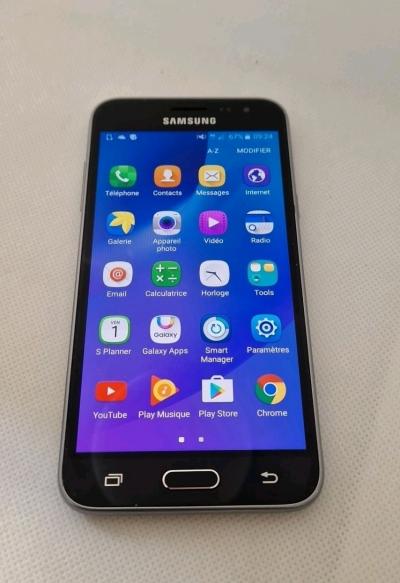 SMARTPHONE SAMSUNG GALAXY J3 2016   8 GO Tr�s Bon �tat  Debloqu�