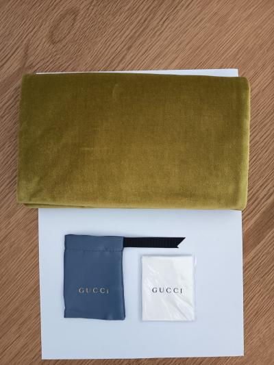 sacoche etui lunettes GUCCI en tissu, doublure chamoisine, �tat neuf non utilis�