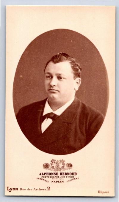 CDV 1870 Jeune homme portrait ovale photographi� chez Alphonse Bernoud  Lyon 69