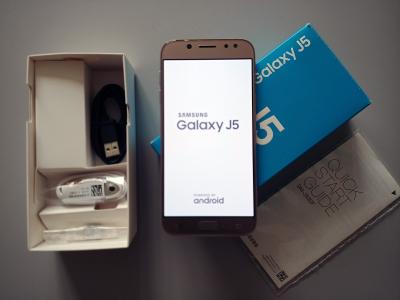 Samsung Galaxy J5 2017 SM J530F   16 Go   5,2 pouces   2 Go RAM   13MPx   3000mA