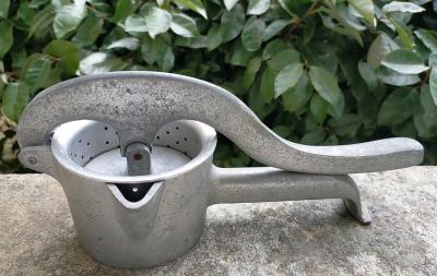 50's - Presse agrumes manuel - Extracteur de jus  aluminium Pamplemouse Orange
