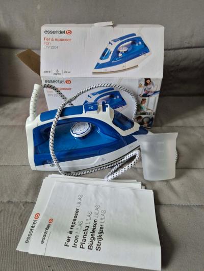 fer � repasser Essentiel B bleu et blanc