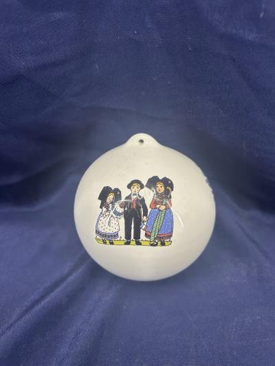 Rare boule de No�l en c�ramique d�cor Hansi par Elchinger