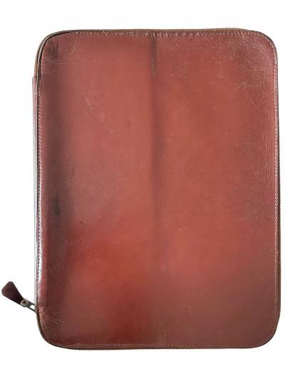 Ancienne sacoche en cuir zipp�e   36,5 � 27,5 cm   bon �tat, patine