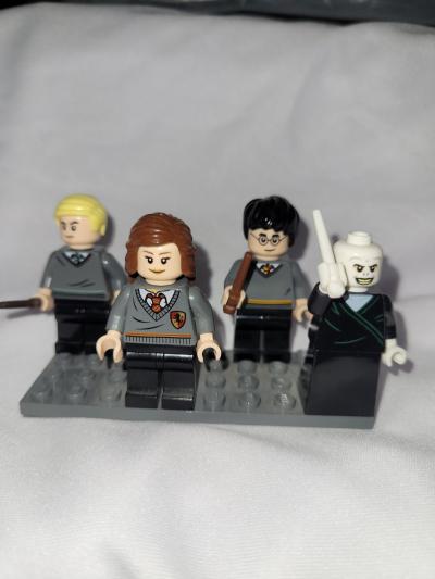 Lot de 4 minifigure Lego Harry Potter HP221  HP240 HP238 HP197
