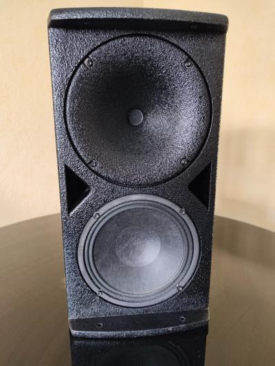Coda AP8 Enceinte 8 pouces Auto Amplifi�e 220 Watts RMS