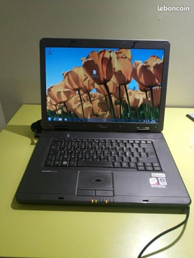 Ordinateur portable Fujitsu esprimo mobile v5505 pc windows 7 SSD batterie ok