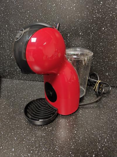 Machine A Caf� Dosette Dolce Gusto Krups Piccolo XS Noir Et Rouge Tr�s Bon �tat