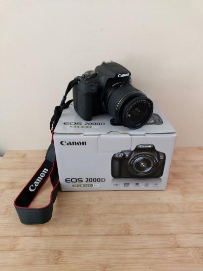 Appareil photo canon EOS 2000 D complet fonctionnel