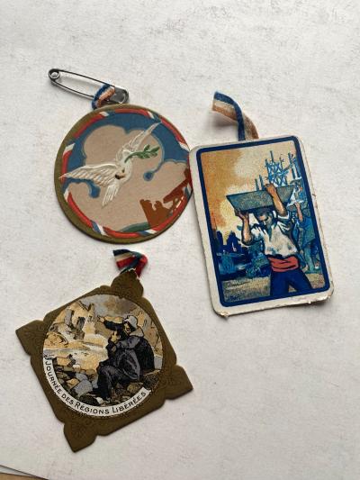 3 Insigne de journ�e  14-18 WW1 poilu  militaria 1915 regions liberees