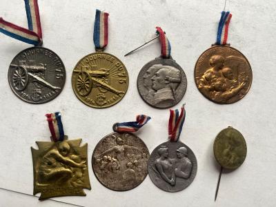 6 Insigne de journ�e  14-18 WW1 poilu  militaria lalique canon 75 paris