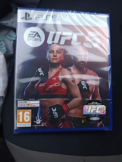 UFC 5 NEUF BLISTER PS5 LIRE   PHOTOS
