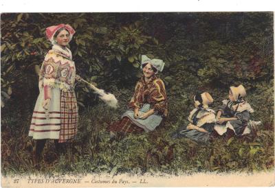 63   CPA   Auvergne Types   Folklore Costume Postcard (1908) (A169)