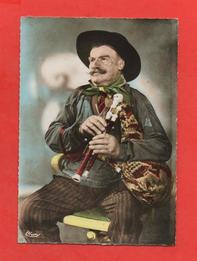 Type And Costume Of Auvergne   The Auvergne Fantou   Lou Cabretaire (K4738)
