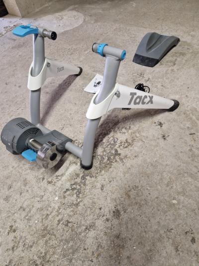home trainer tacx flow smart, compatible zwift