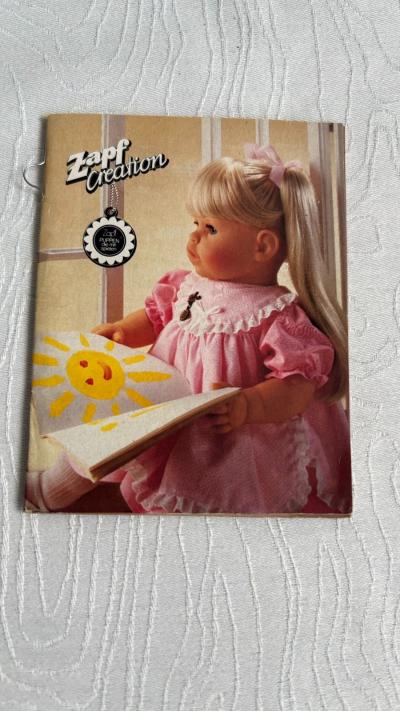 PETIT CATALOGUE POUP�ES ZAPF   En langue allemande   Tr�s bon �tat