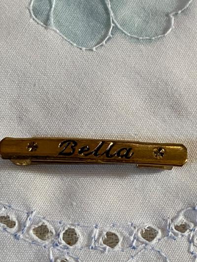ANCIENNE BROCHE DE  POUPEE  BELLA  3 CM  NO RAYNAL NO GEGE
