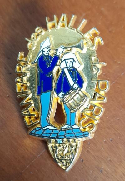 Pin's Fanfare des Halles de Paris sign� Ballard