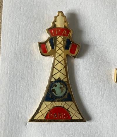 12   Pin's INTERNATIONAL POLICE ASSOCIATION TOUR EIFFEL PARIS