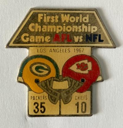12   Pin's FOOTBALL U.S.A  AFL VERSUS NFL  PACKERS - CHIEFS   LOS ANGELES 1967