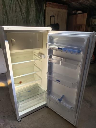 R�frig�rateur WHIRLPOOL A  MODELE ARC 1394 AVEC BAC CONGELATION    H 130cm L55cm