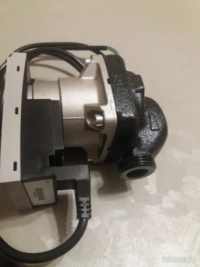 WILO CIRCULATEUR CHAUFFAGE YONOS PARA RS15-6 RKA MC 4527074 15W44 ENTRAXE 130 MM