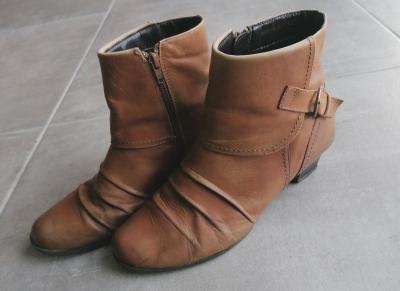 Bottines femme marron avec petits talons en cuir pointure 39