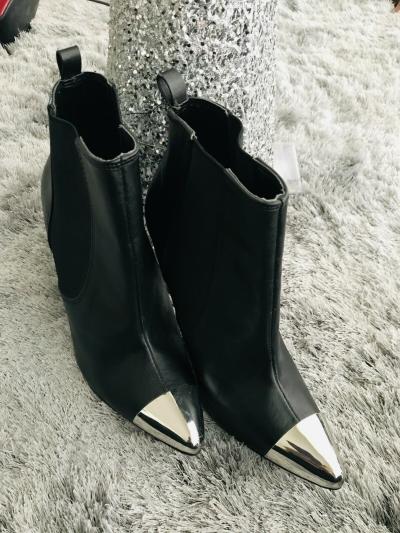 H&M Damen Bottine aus Leder Schwarz Mit Chrom Spitze EU 36